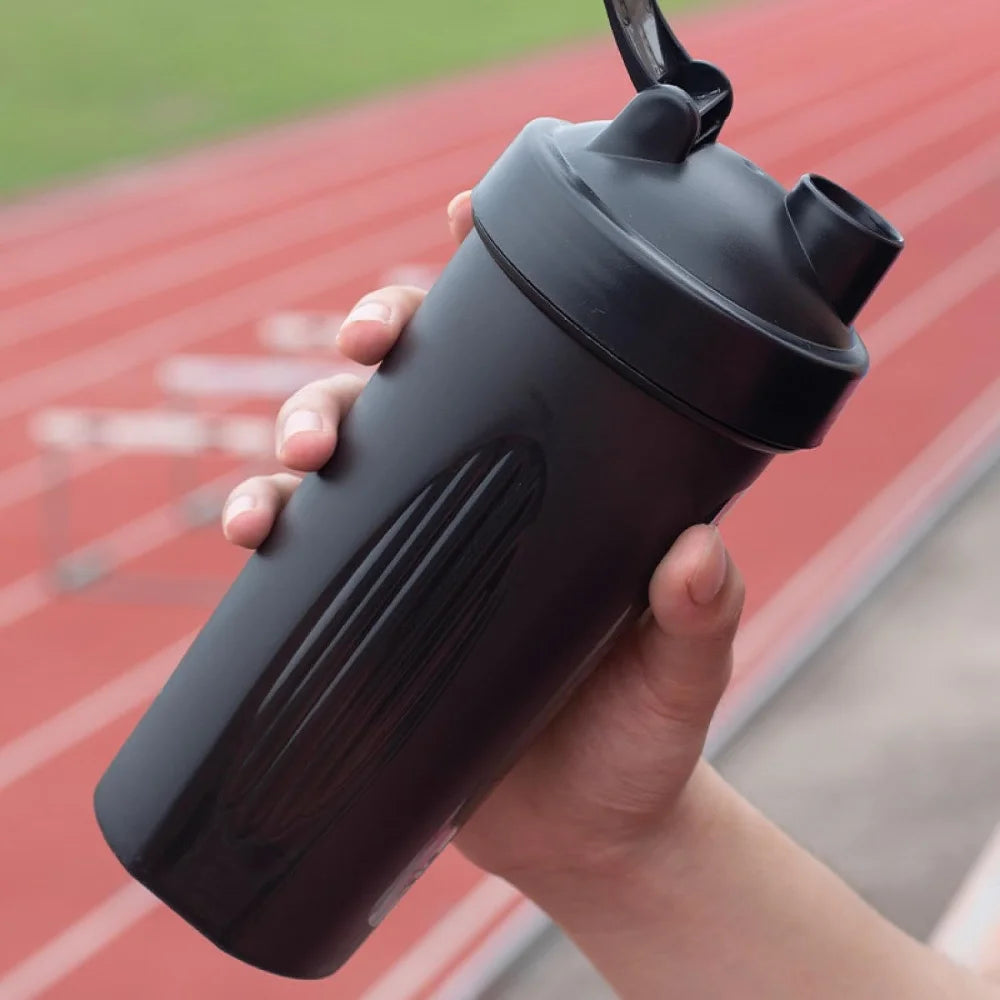 Coqueteleira shakeira 600 ml para academia - treino - com mola inox